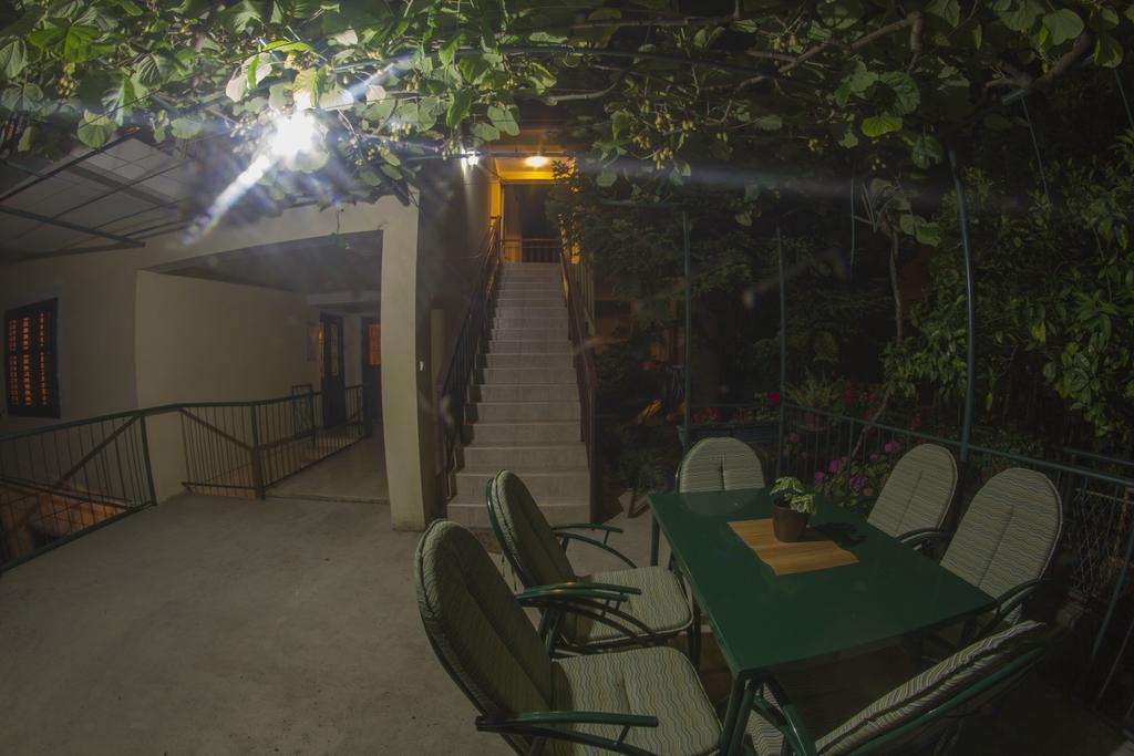 Apartments Gugolj M&M Херцег-Нови Экстерьер фото